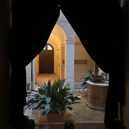 Raphael Temporary Home In Urbino Buitenkant foto