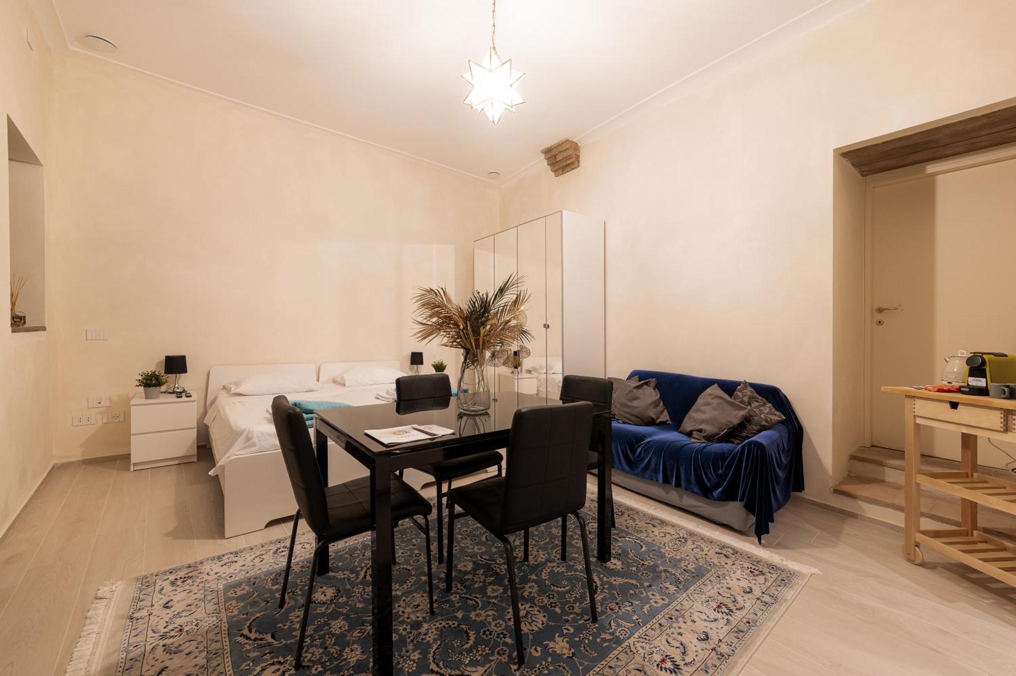 Raphael Temporary In Apartment Urbino